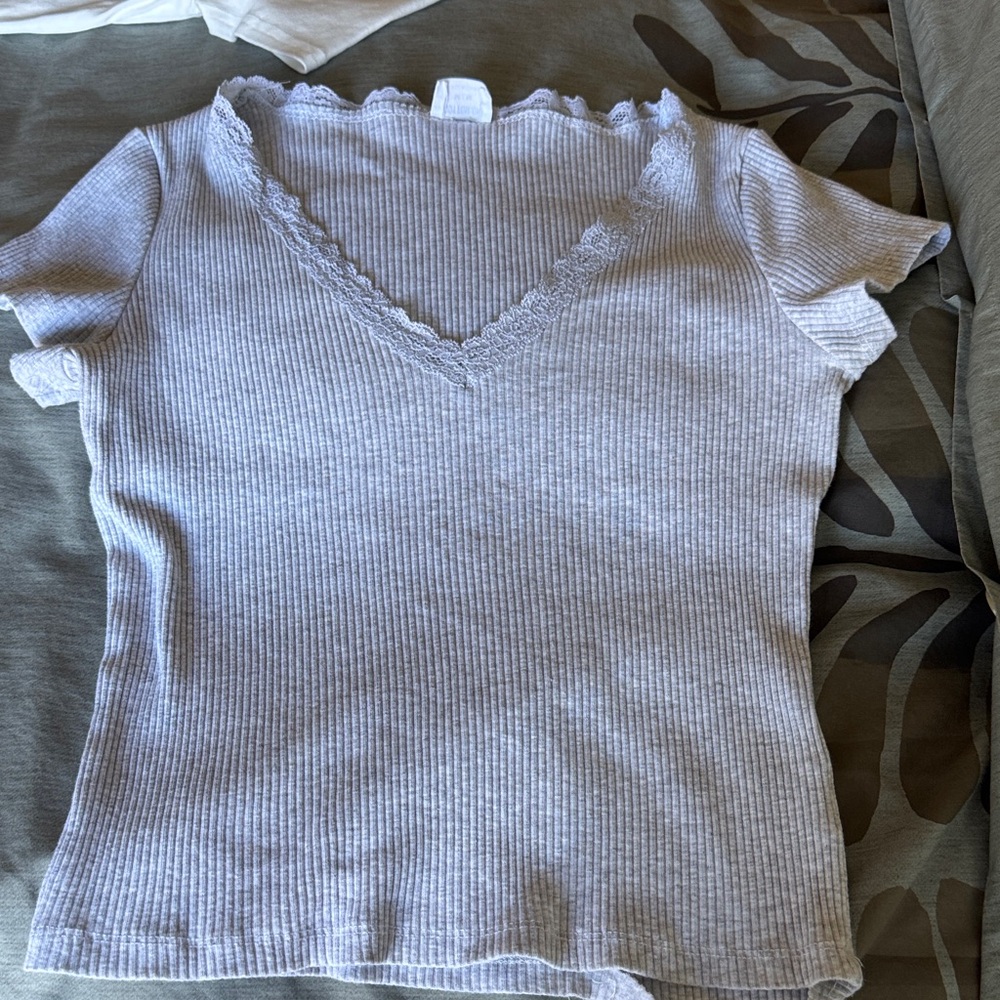 Cotton On Light Gray Ribbed V-Neck Tee